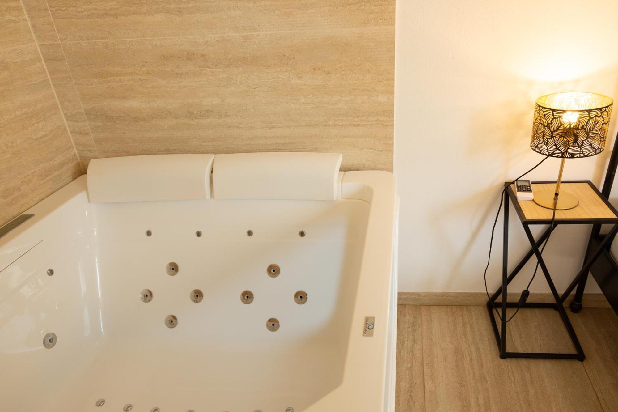 Maris Suite - Appartamento Con Vasca Idromassaggio Alghero Exterior photo